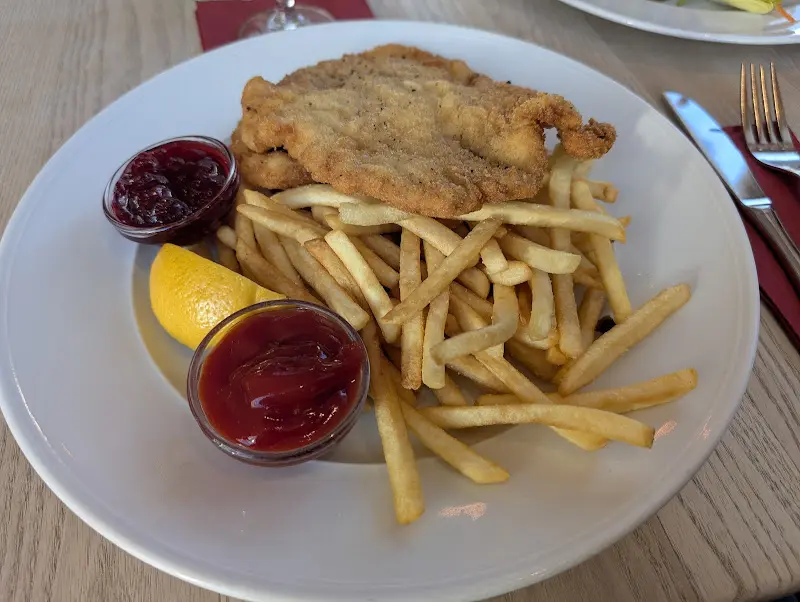 Max T_Lohengrins Wirtshaus und Bar_München_recensione