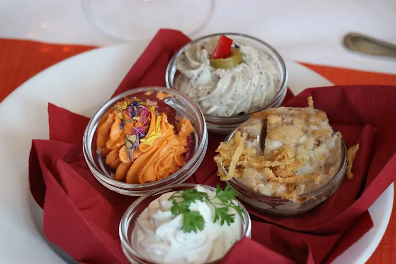 Lohengrins Wirtshaus und Bar_München_slider_image_2