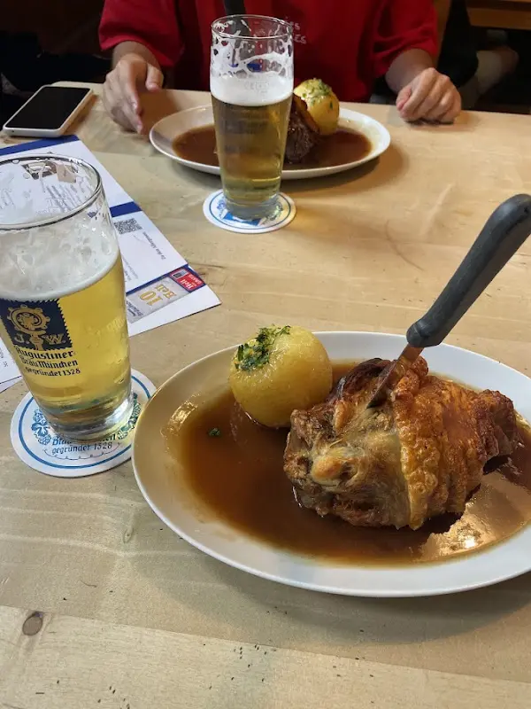 Álvaro Godino Ramos_Augustiner Bräustuben_München_review