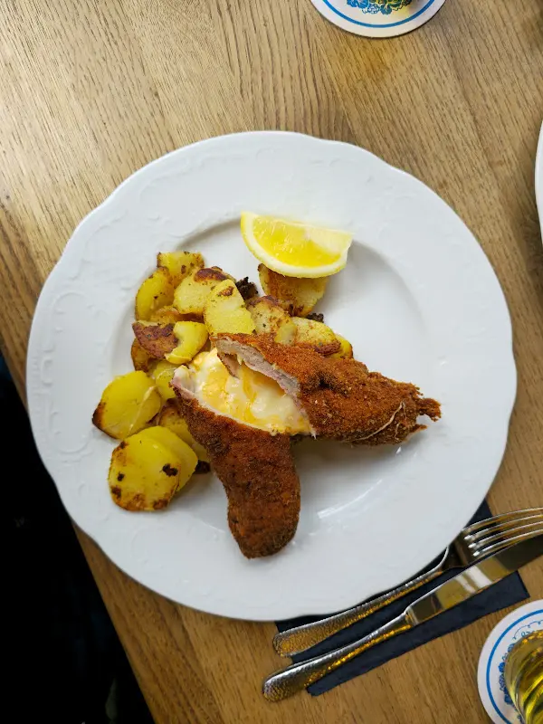 Gaststätte Burg Pappenheim_München_slider_image_3