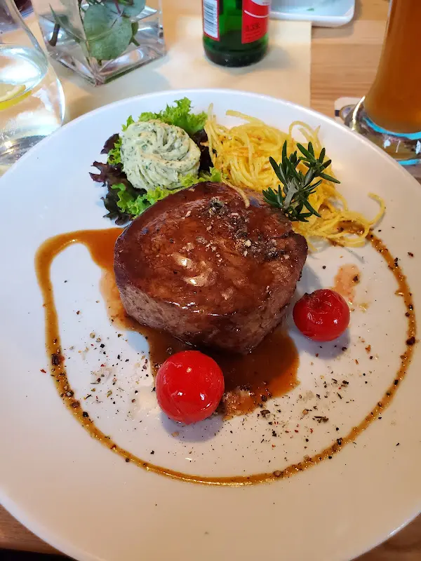 Nicholas Amberger_Gasthof Erlhof Erras Manfred_Ursensollen_review