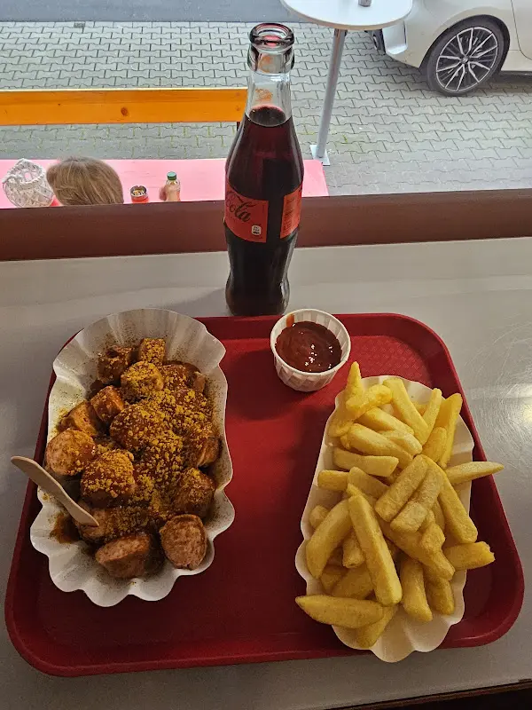 Francis Livingston_Mike's Curryhouse_Amberg_avis