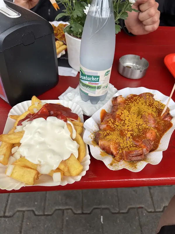 Ilari Heikkilä_Mike's Curryhouse_Amberg_avis