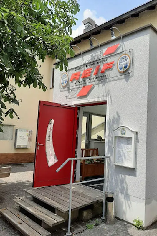 Metzgerei & Partyservice Reif ristorante a Ursensollen