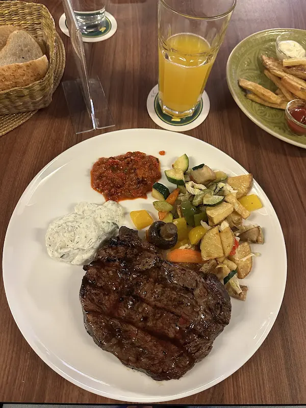 Johannes Hümmer_VIB Lounge_Vilsbiburg_review