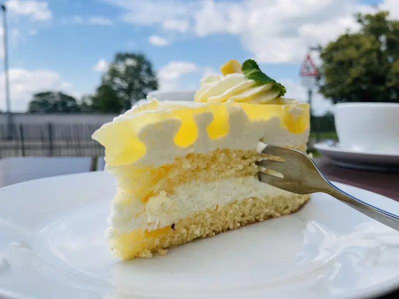 Niklas Brenner_Cafe Hiesig_Vogtareuth_review