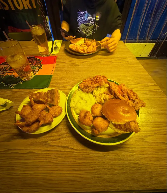 Derek Molina_Angelo's Soul Food Joint_Vilseck_review