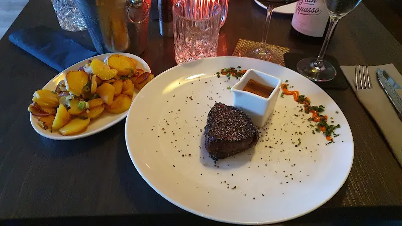 Mohrs Grill & Bar_Donau_slider_image_3