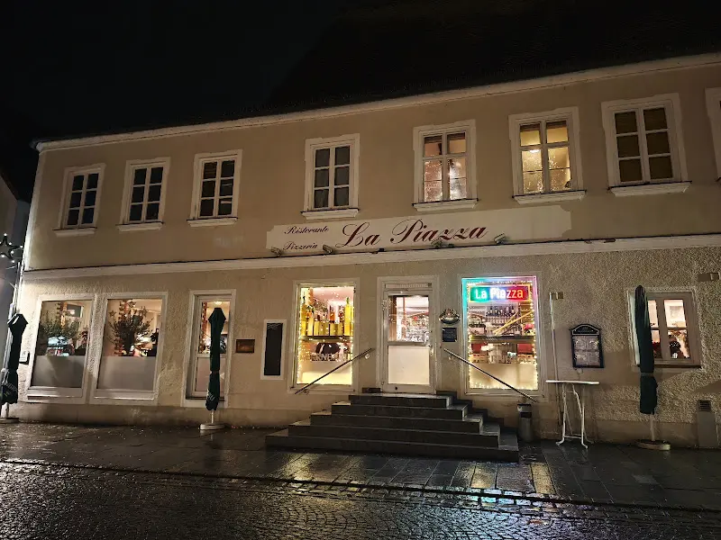 Ristorante La Piazza_Donau_slider_image_3