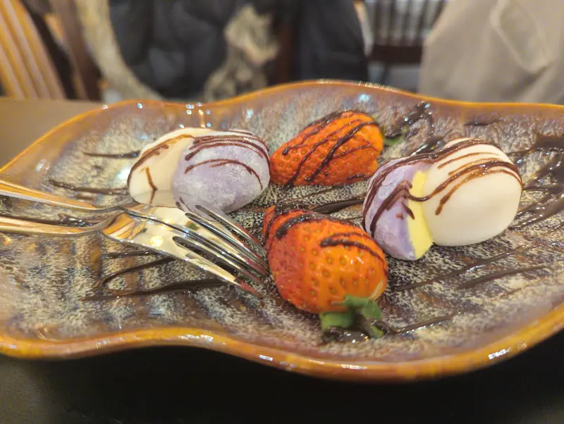 René Farak_Amamy Vietnamesisches Restaurant & Sushi_Donau_review