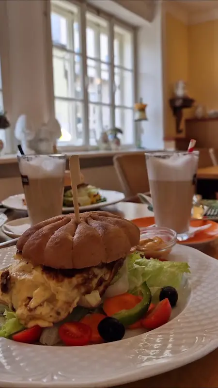 Olga van Heumen_Café Venus_Viechtach_Bewertung