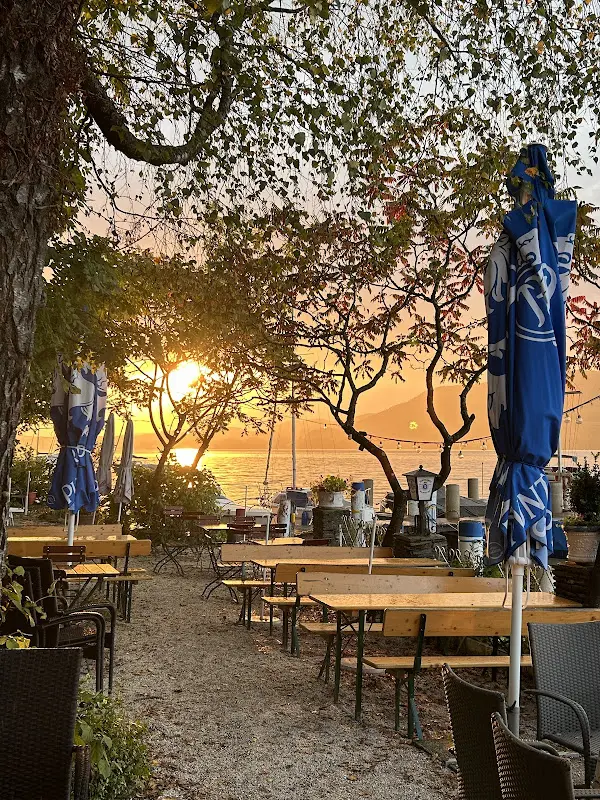 Strandcafe - Restaurant "Weißes Rössl" am Wörthersee ristorante a Austria