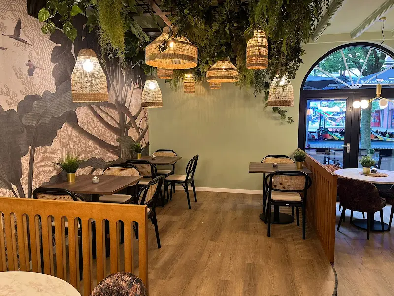 Grand Café Woensdag_Netherlands_slider_image_1