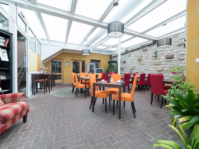 Brauner Bär und weiße Taube • Fränkische Gastwirtschaft_Volkach_slider_image_1