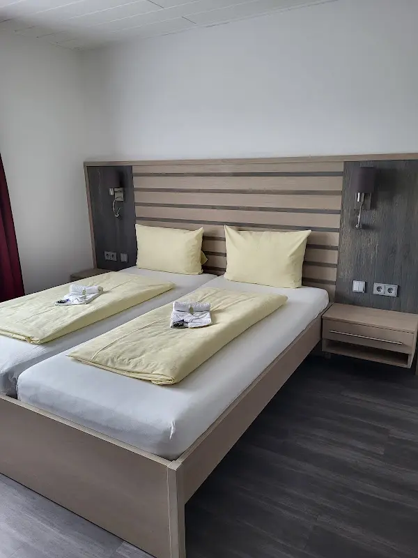 Ralf W_Gasthof Hotel Glück Auf_Wackersdorf_review