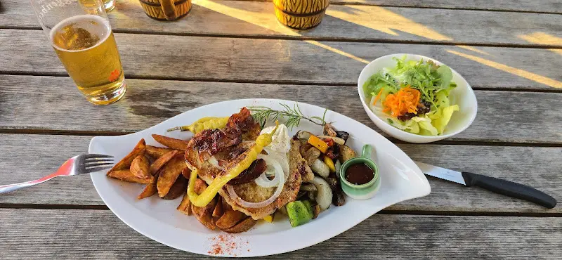 Csaba Nagy_Wirt in der Edt - Landgasthof - Maislabyrinth_Austria_review