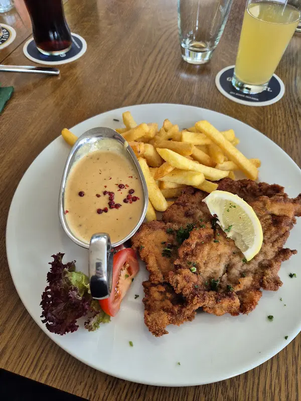 Gaststätte Grasgrün_Höhe_slider_image_3