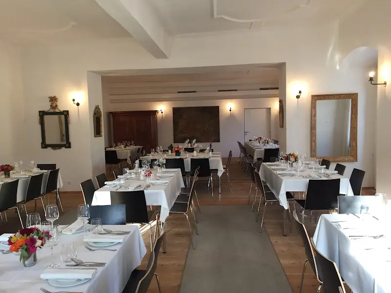 Gasthaus Schloss Hochhaus restaurant in Austria