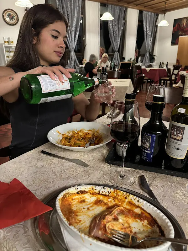 Simon Vielma_Acqua e Farina Ristorante Pizzeria Fam. Correale Amoroso_Waldbrunn_review