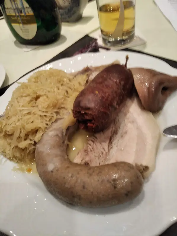 Zur Rose ristorante a Waldbüttelbrunn