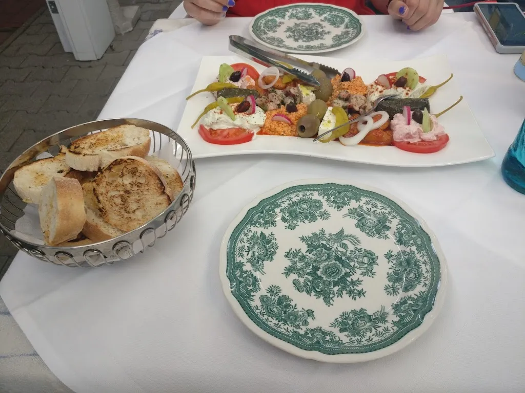 Lore Clauw_Restaurant Korfu bei Theo_Bammental_review