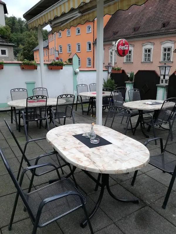 Pizzeria Giovanni restaurant in Austria