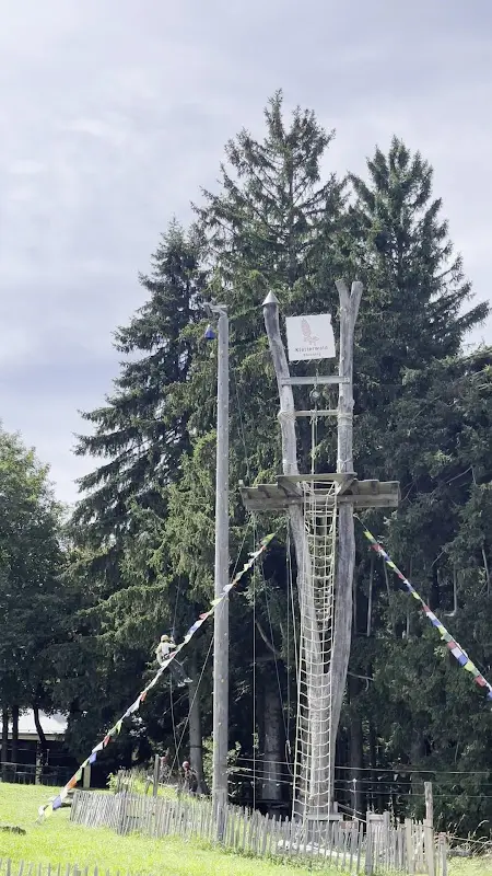 Ateeq Alsuwaidi_Berggasthof Blomberghaus_Wackersberg_recensione