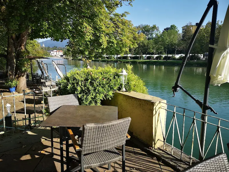 Altes Fährhaus ristorante a Wackersberg