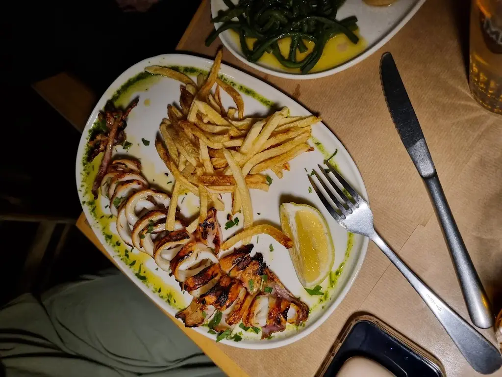 Nikolai Berezovski_LECAFE Aegina | Restaurant - Café_Aegina_Bewertung