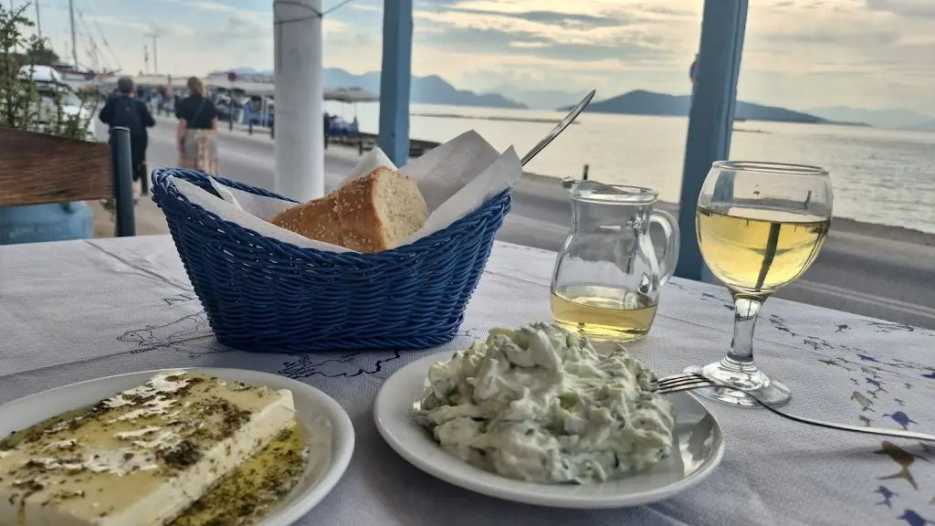 Taverna Kavourina_Aegina_slider_image_3