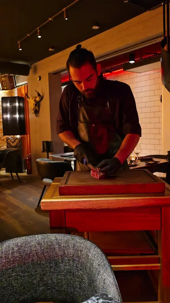 Drakoulis Dry & Raw - Butcheries Voula_Voúla_slider_image_2