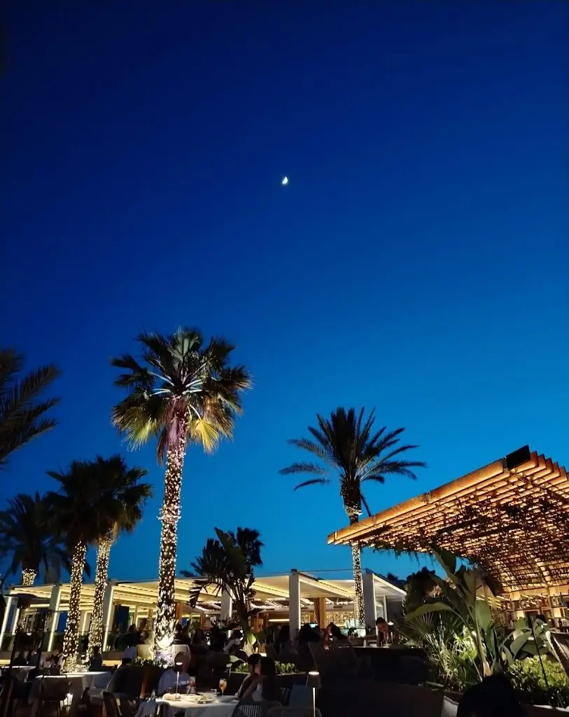 Gustavo López-Ramírez_Riviera Coast_Voúla_Bewertung