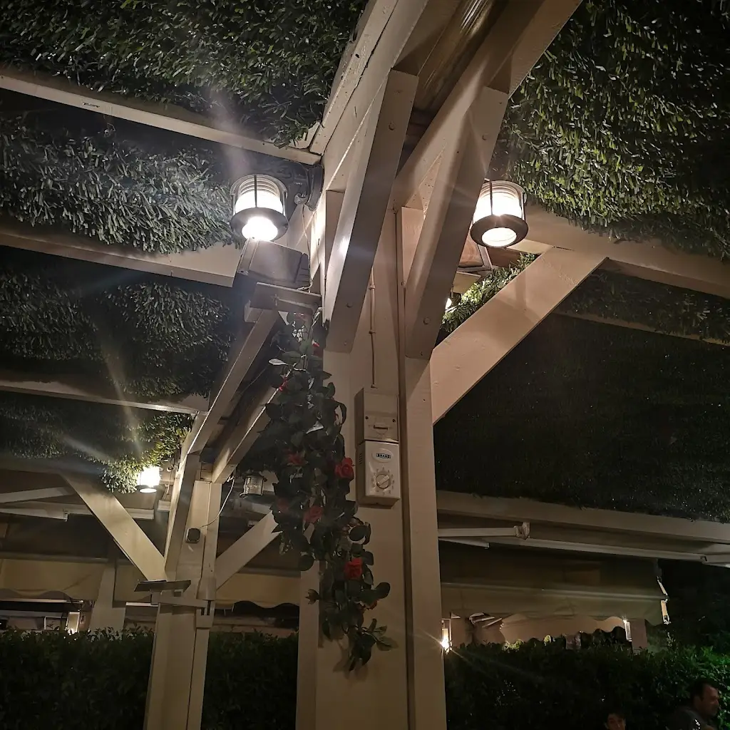 Khalid Al Zarooni_Antonis_Voúla_review