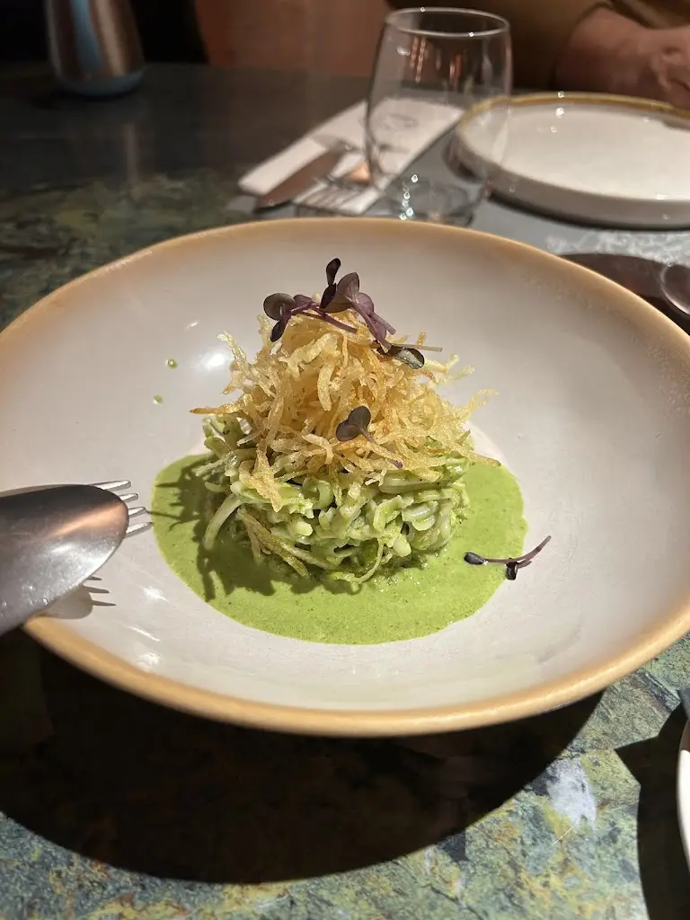 Adam Reugh_Wesud_Voúla_Bewertung