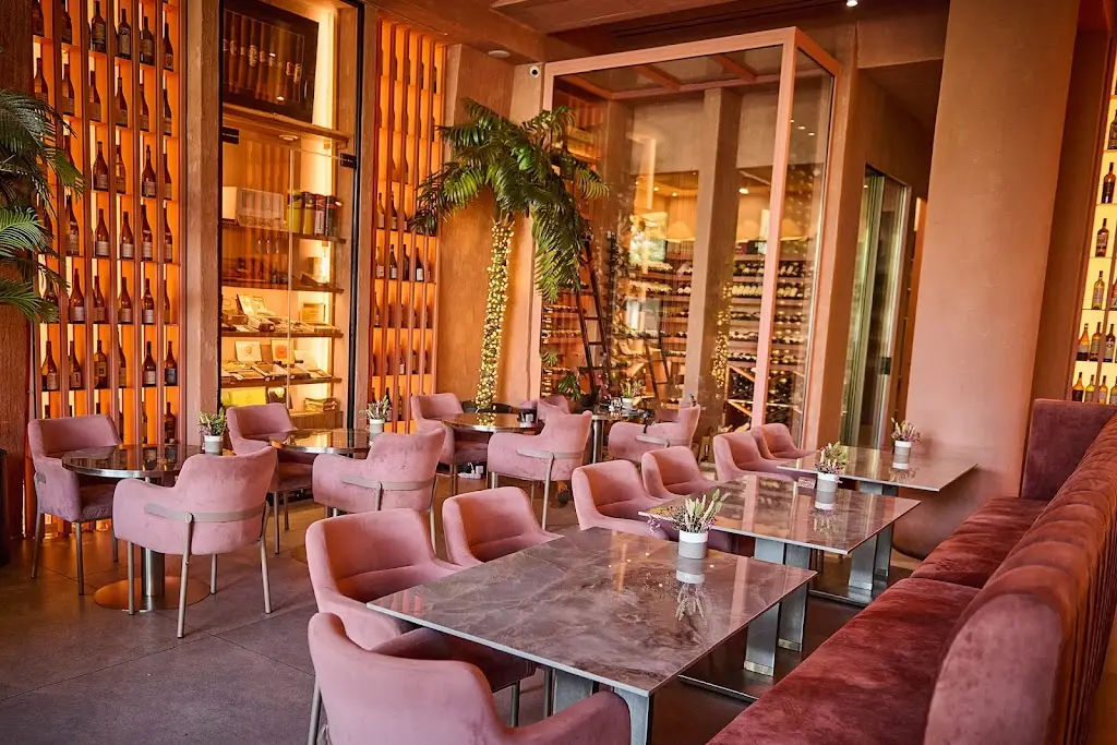 Wesud Restaurant in Voúla