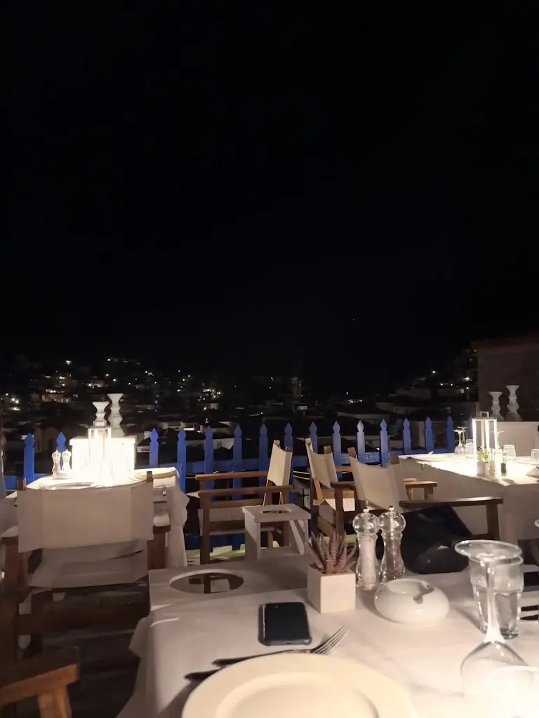 Paul Osswald_Veranda Restaurant_Ýdra_Bewertung