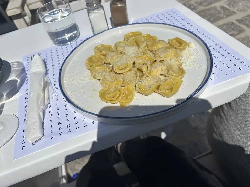 Heather P_Isalos Cafe_Ýdra_review