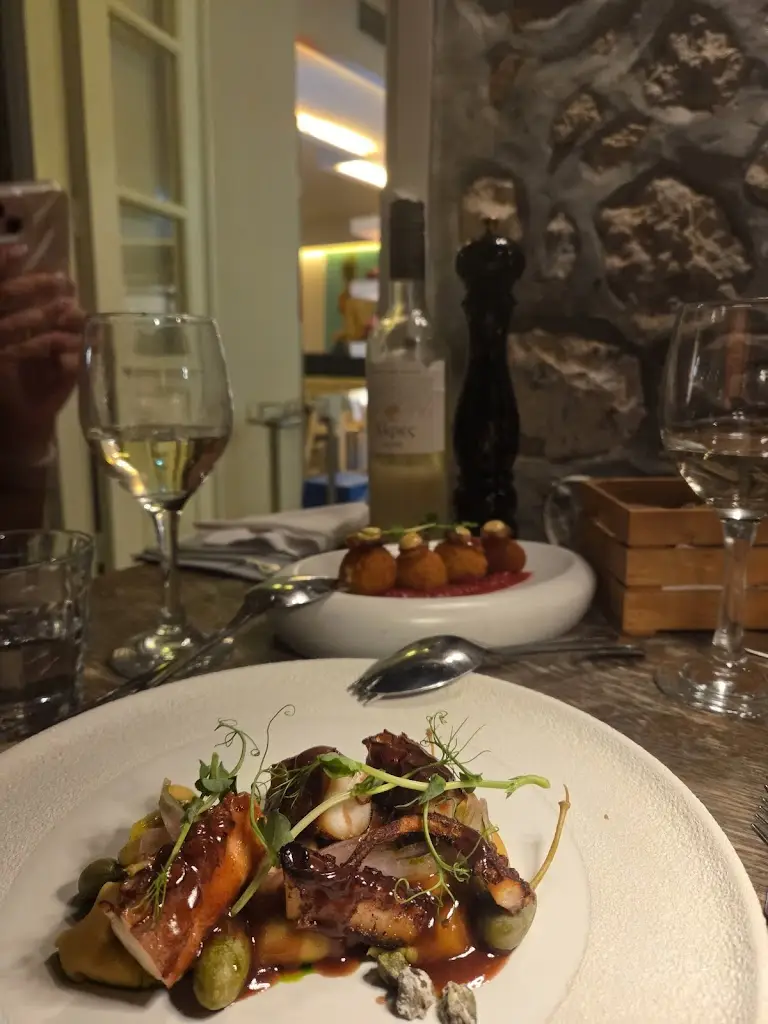 Manna Restaurant - Mediterranean New Greek Cuisine_Ýdra_slider_image_3