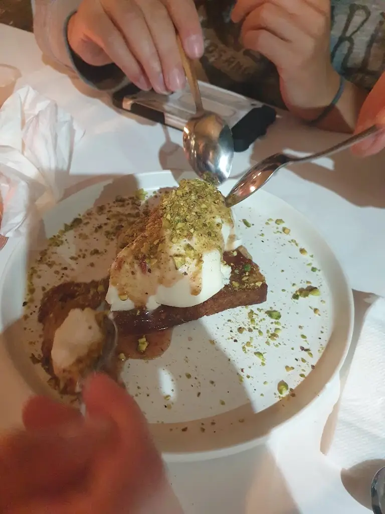 Menu_... and onion!_Ýdra_image_9