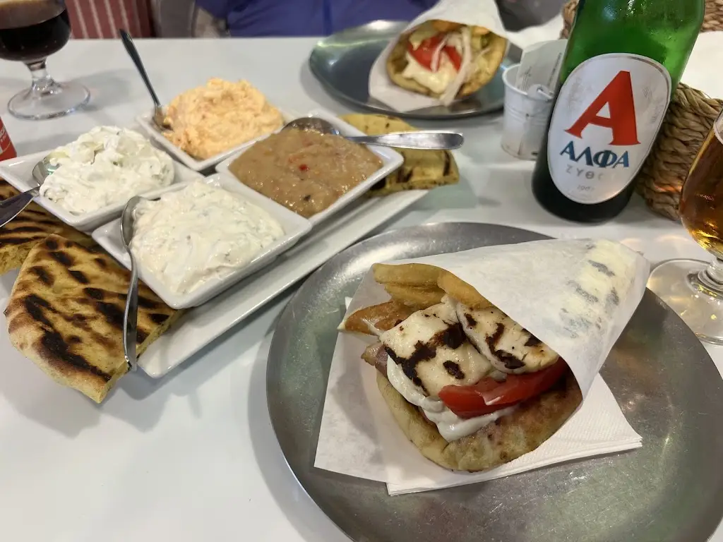 ... and onion!_Ýdra_slider_image_2