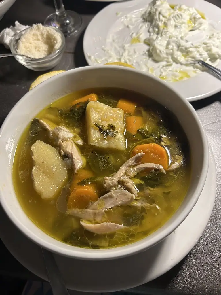 Lebriz Erdemir_Me gusta_Anávyssos_review