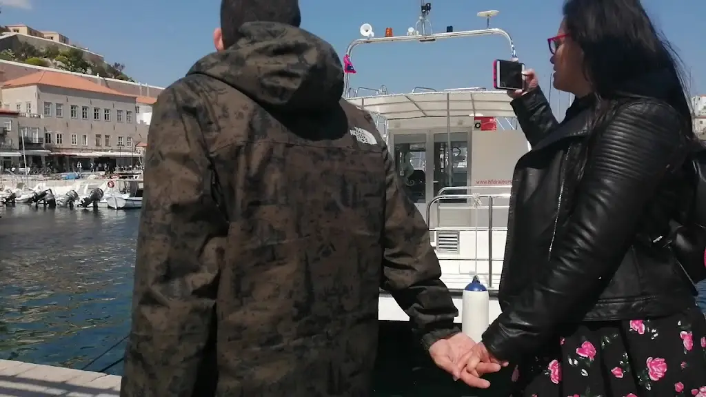 Oraia restaurant_Ýdra_slider_image_2