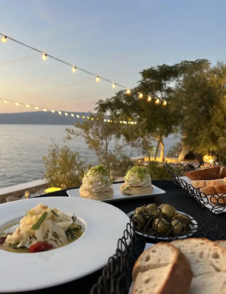 Castello Hydra_Ýdra_slider_image_3