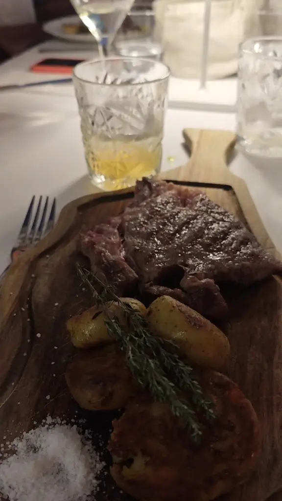 Omilos Restaurant Bar_Ýdra_slider_image_2