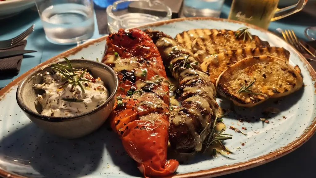 Yaniv Kisler_Porta Otturata_Ágios Geórgios_review