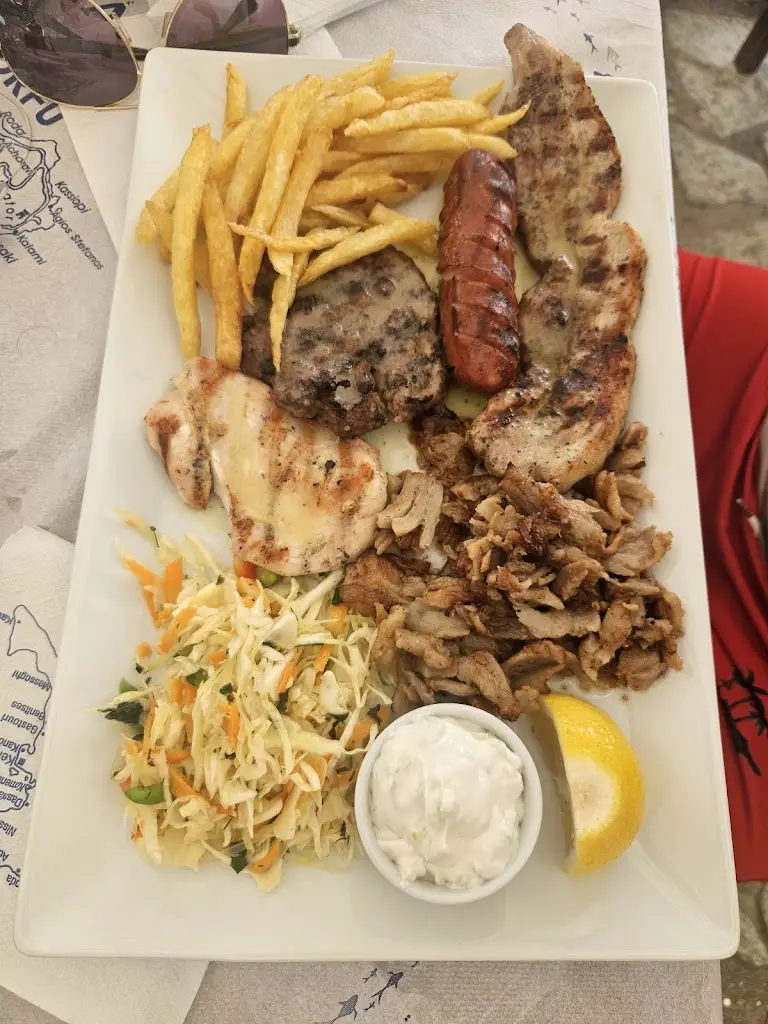 Carina Gheorghe_Dixtia Restaurant_Ágios Geórgios_Bewertung