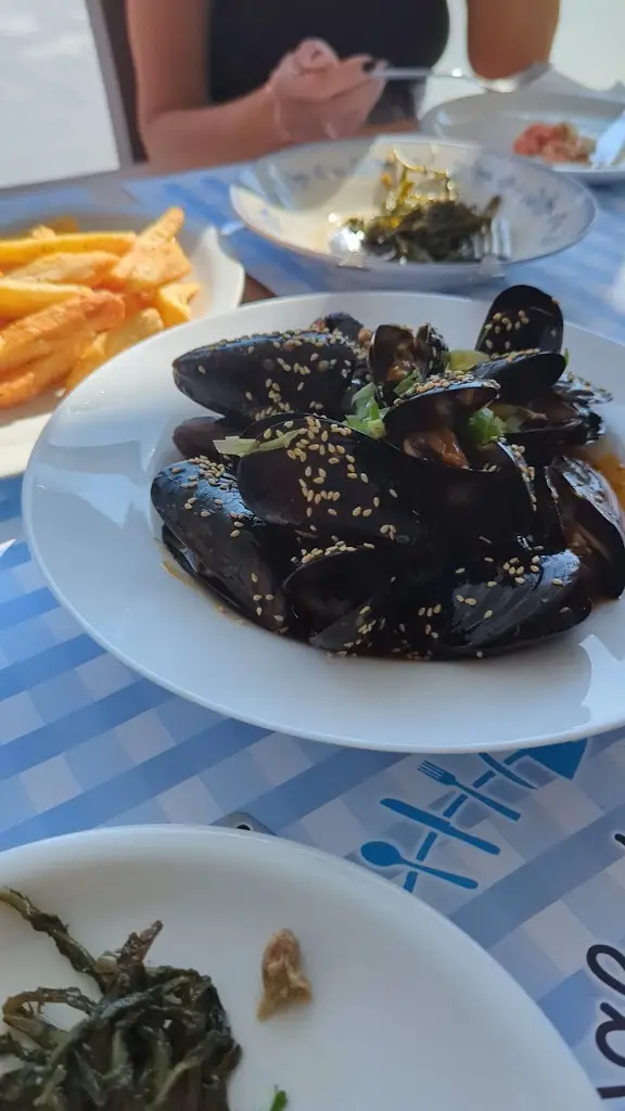 Lavraki_Anávyssos_slider_image_2