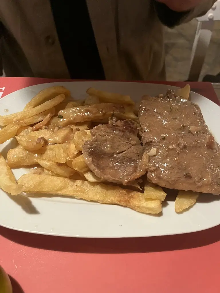 Daniel Ryderholm_Malibu taverna_Ágios Geórgios_Bewertung