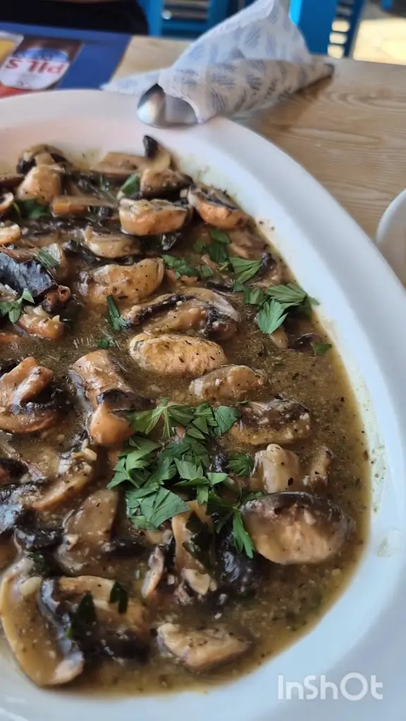 Malibu taverna_Ágios Geórgios_slider_image_2