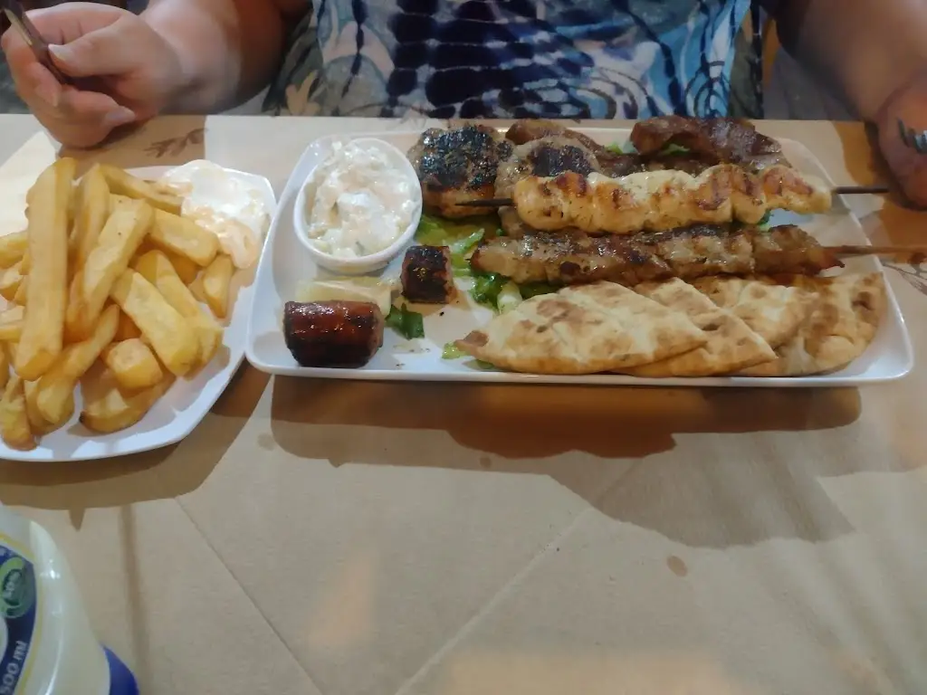 Menü_Rouvelas taverna_Ágios Geórgios_Bild_7